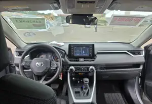 Toyota RAV4 LE AWD 2020 Silver