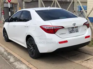 Toyota Corolla L 4dr Sedan (1.8L 4cyl 4A) 2014 Silver