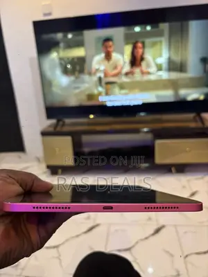 New Apple iPad (2025) 128 GB Pink