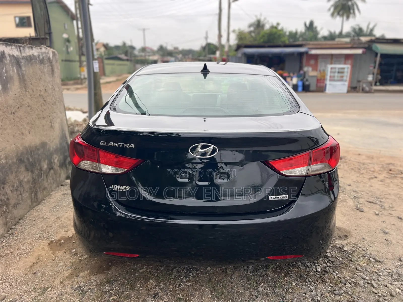 Hyundai Elantra Limited Sedan FWD (1.8L 4cyl 6A) 2013 Black