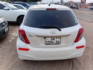 Toyota Vitz 2013 White