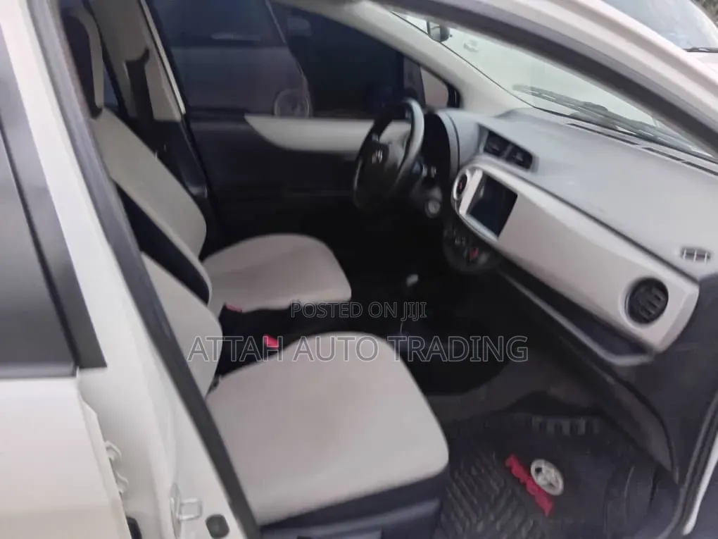 Toyota Vitz 2013 White