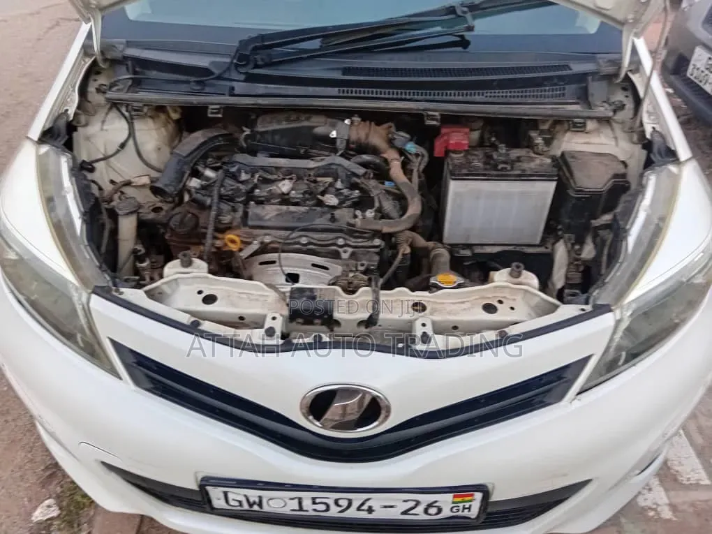 Toyota Vitz 2013 White