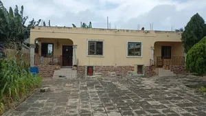 4bdrm House in West Hills Mall for sale
