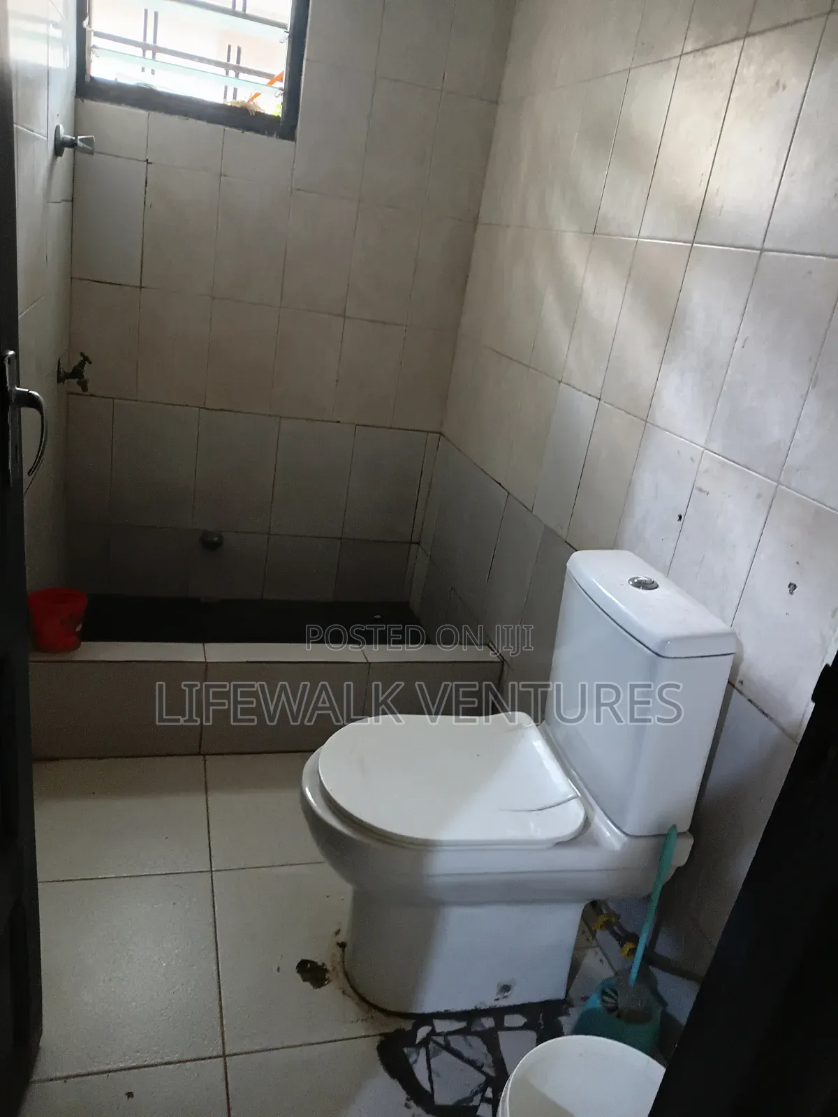 4bdrm House in West Hills Mall for sale