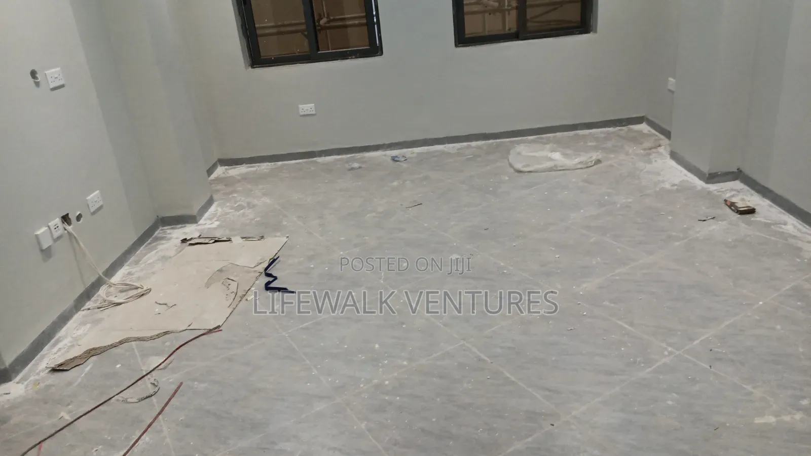 4bdrm House in West Hills Mall for sale