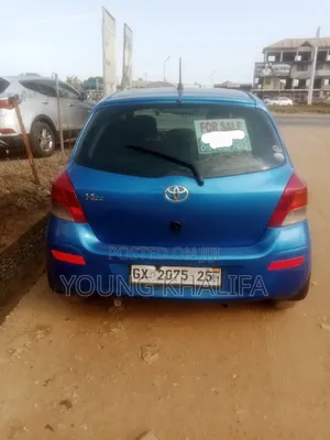 Toyota Vitz 2010 Blue