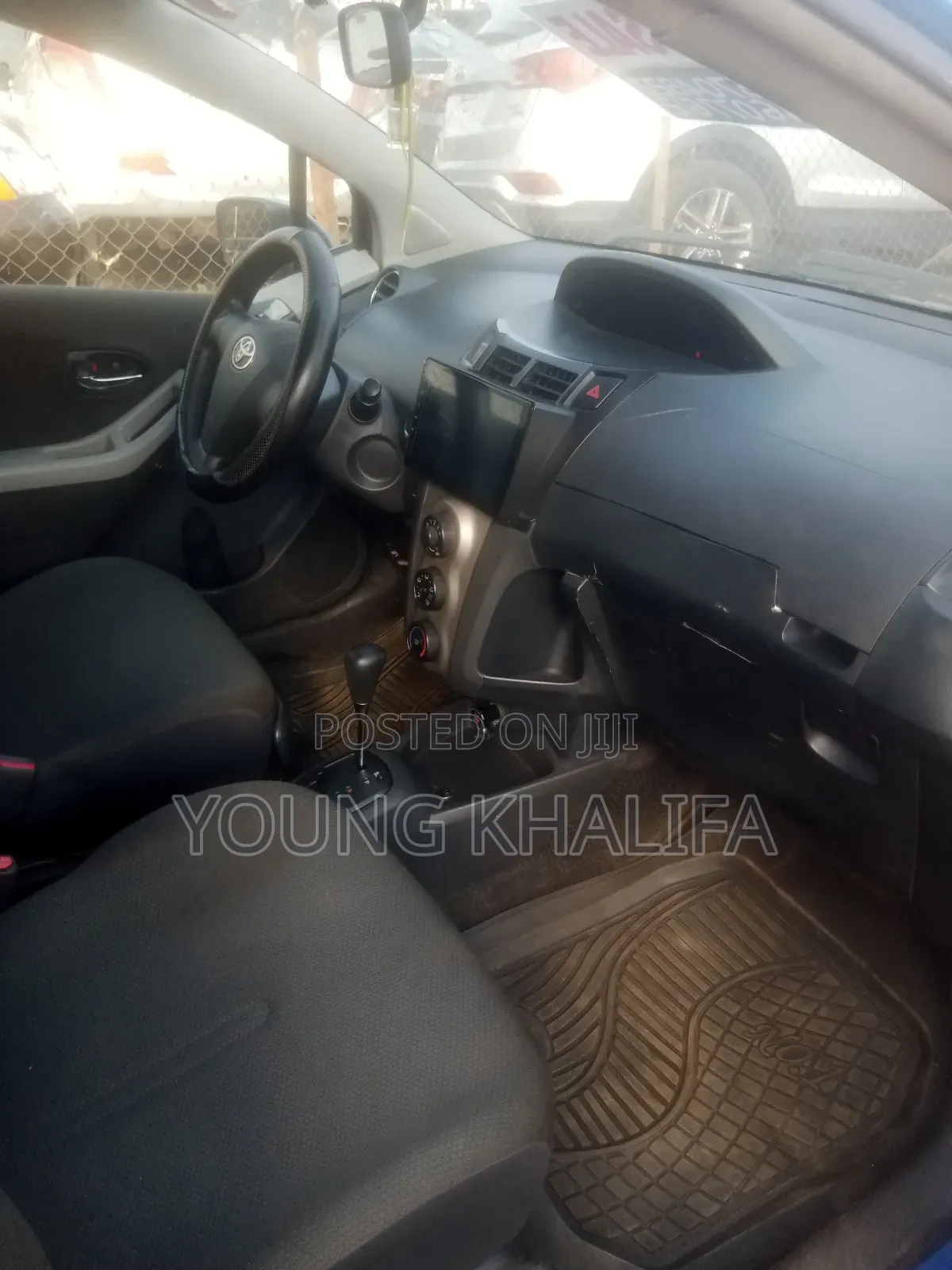 Toyota Vitz 2010 Blue