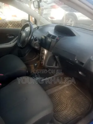 Toyota Vitz 2010 Blue