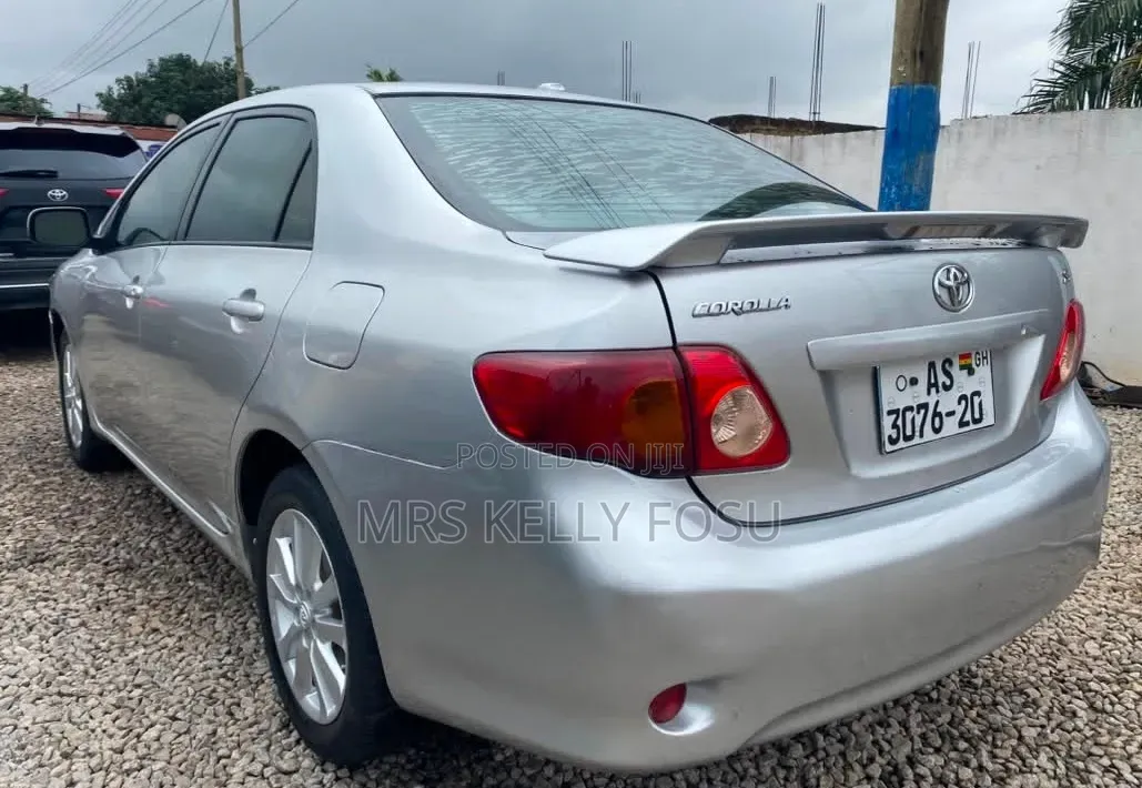 Toyota Corolla 2010 Silver