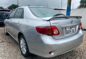 Toyota Corolla 2010 Silver