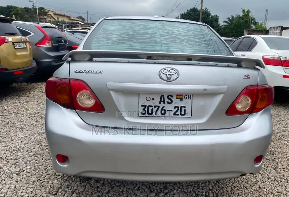 Toyota Corolla 2010 Silver