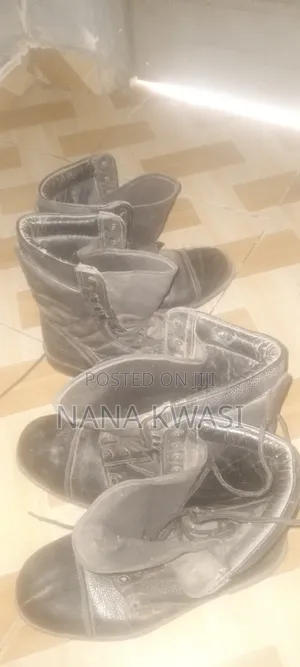 Bull Dozer Boots