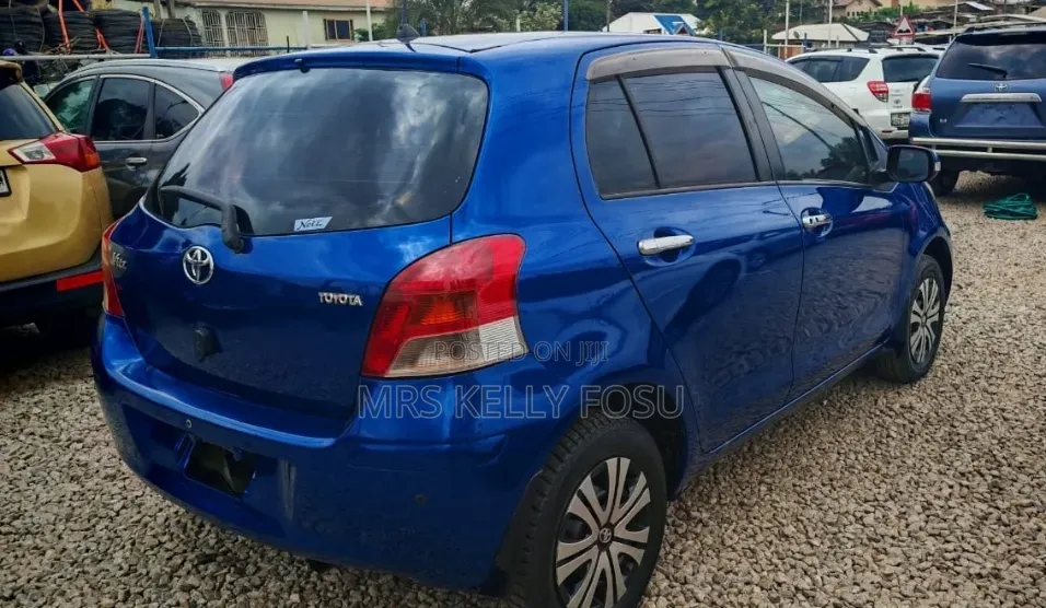 Toyota Vitz 2010 Blue