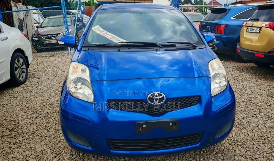 Toyota Vitz 2010 Blue