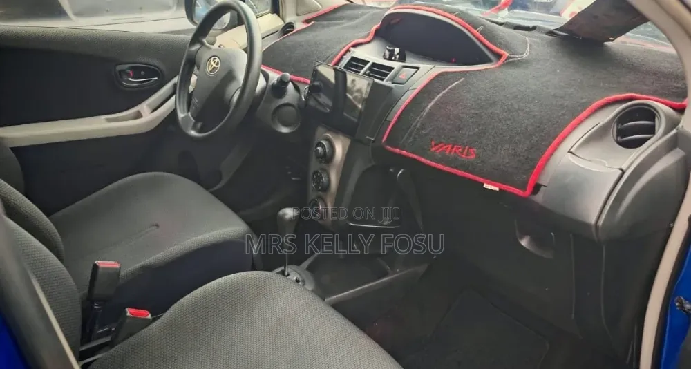 Toyota Vitz 2010 Blue