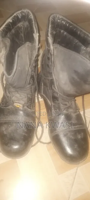 Bull Dozer Boots
