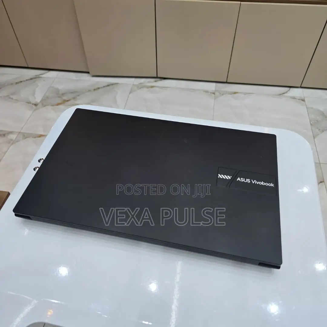 Laptop Asus Vivobook 15 OLED 16GB Intel Core i7 SSD 1T