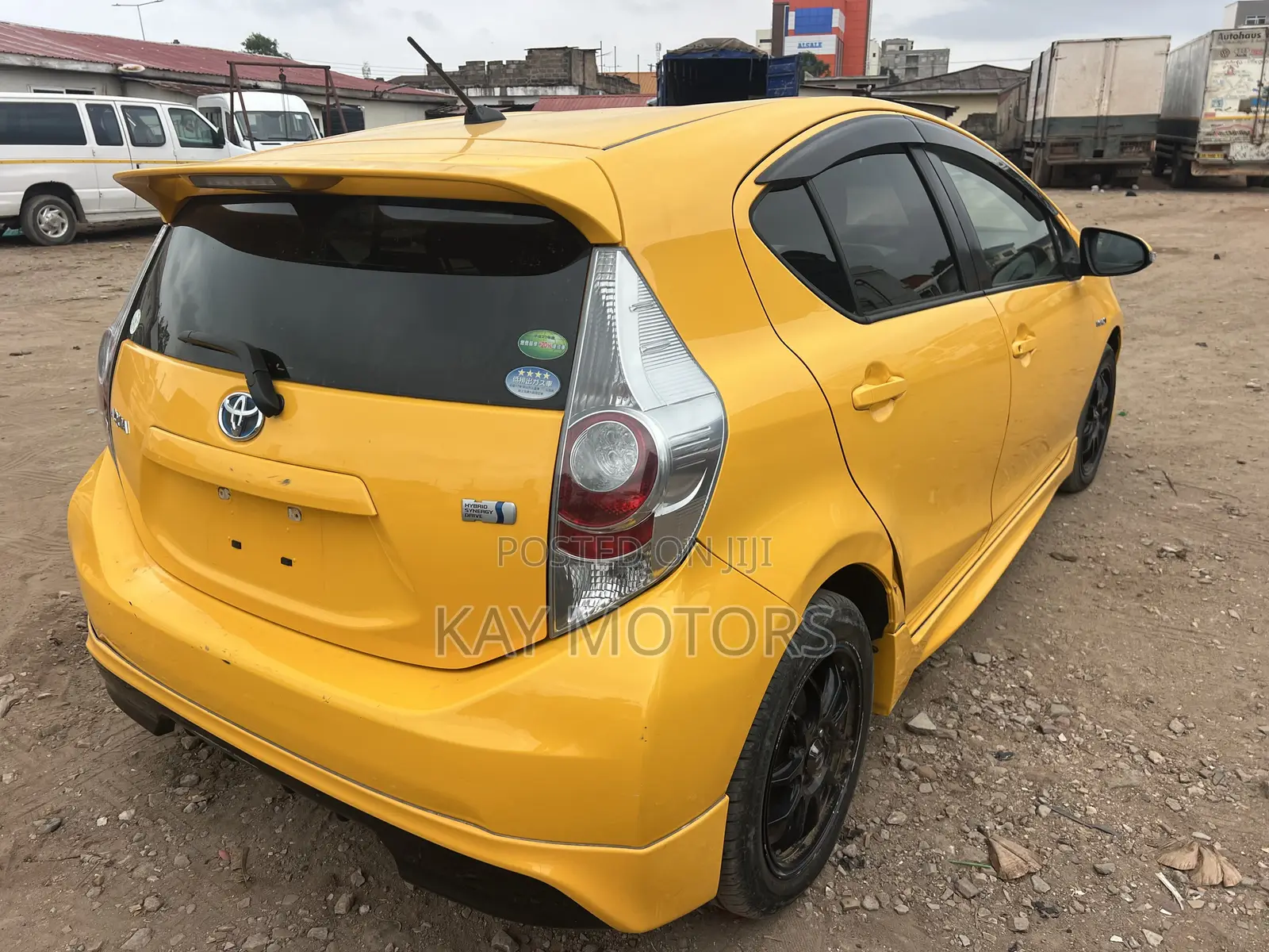 Toyota Aqua 2015 Yellow
