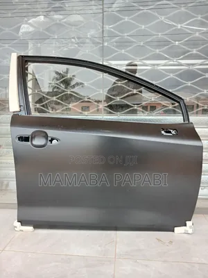 Toyota Corolla 2019 Door