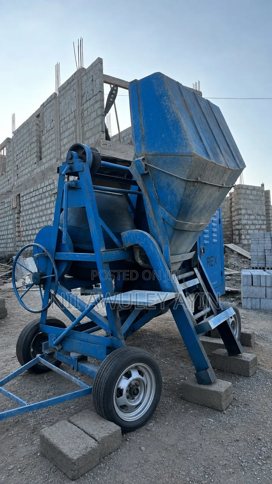 Self Loader Diesel Concrete Mixer