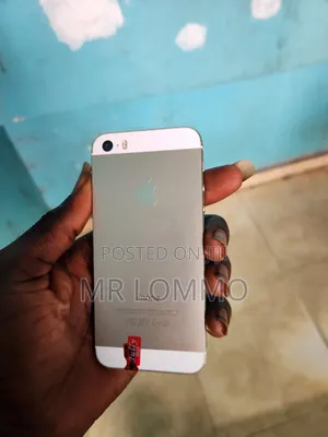 Apple iPhone 5s 16 GB Gold