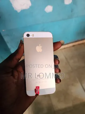 Apple iPhone 5s 16 GB Gold