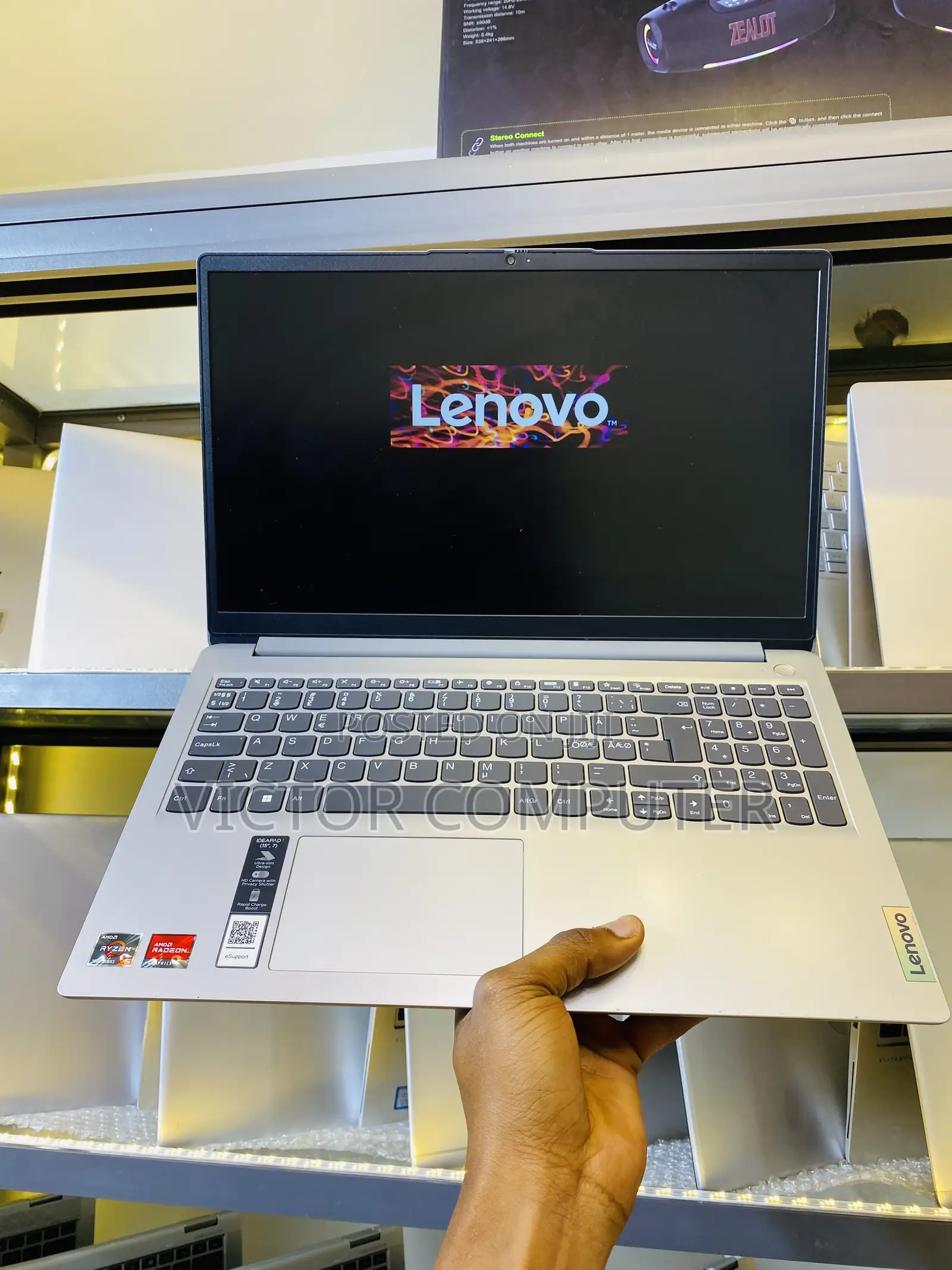 Laptop Lenovo IdeaPad 1 8GB AMD Ryzen 5 SSD 256GB