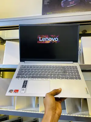 Laptop Lenovo IdeaPad 1 8GB AMD Ryzen 5 SSD 256GB