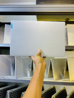 Laptop Lenovo IdeaPad 1 8GB AMD Ryzen 5 SSD 256GB