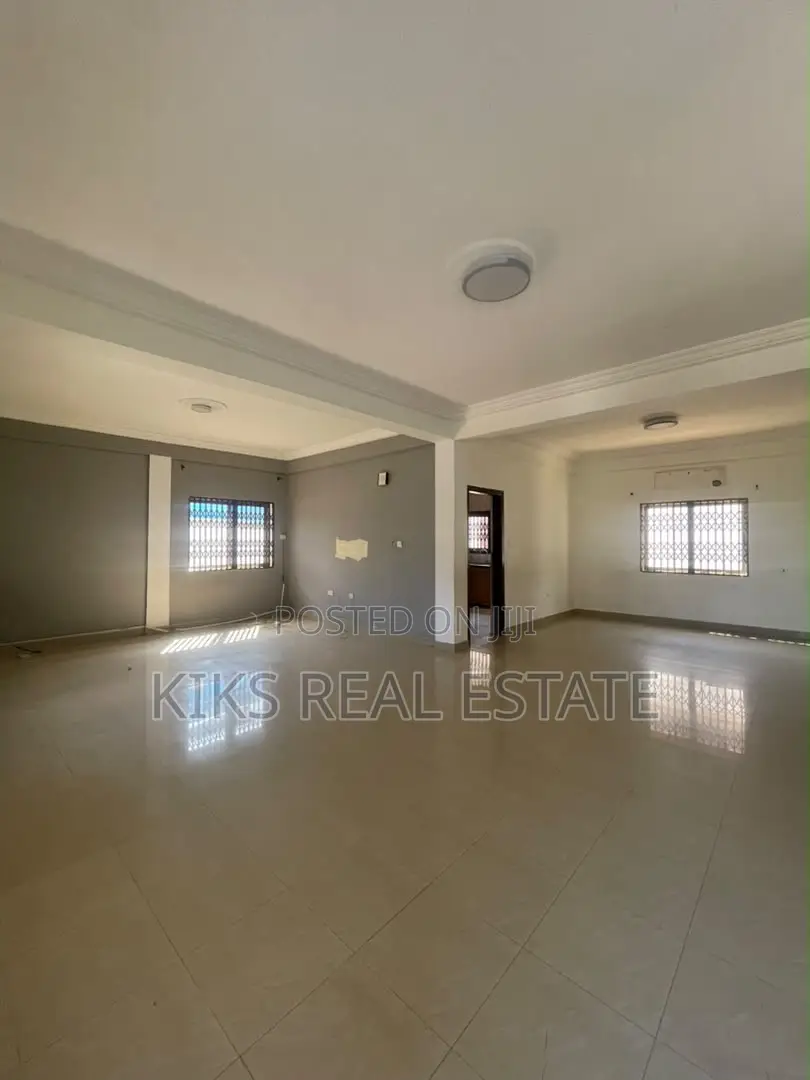 3bdrm Apartment in Sakumono, Spintex for rent