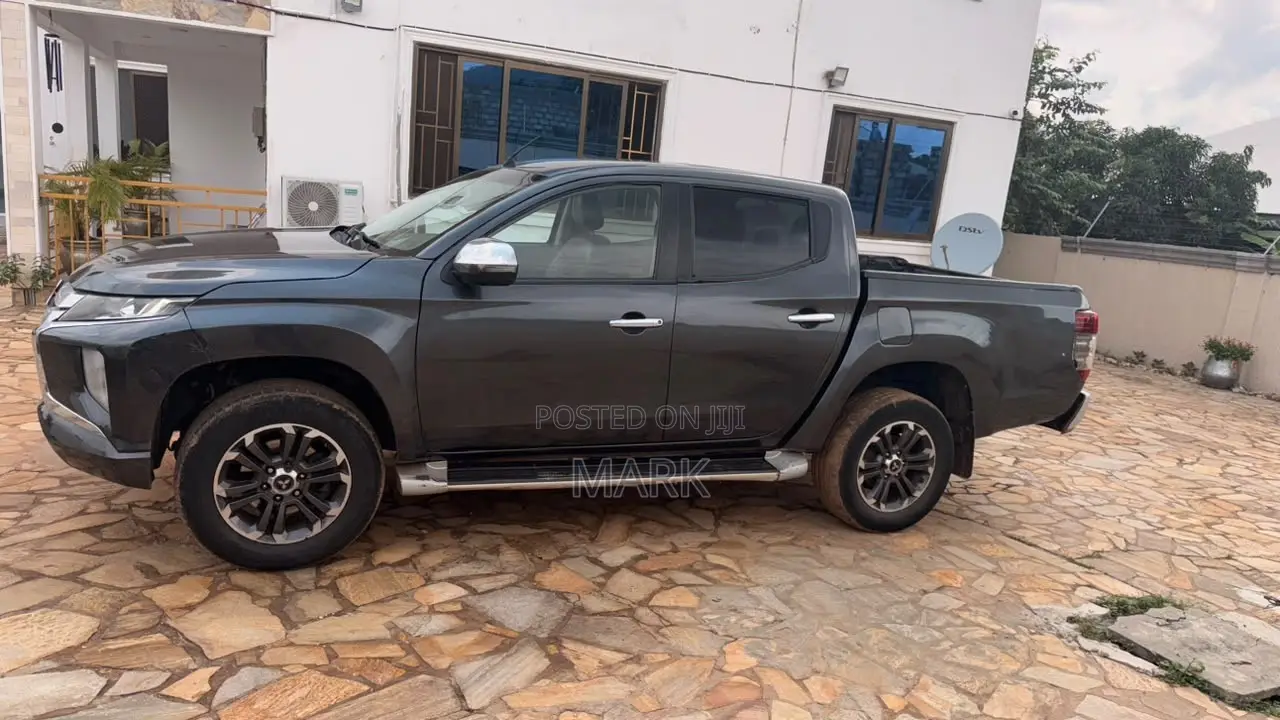 Mitsubishi L200 2020 Gray
