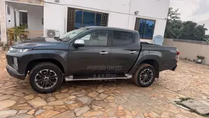 Mitsubishi L200 2020 Gray