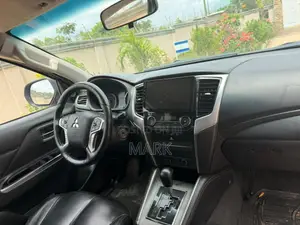 Mitsubishi L200 2020 Gray