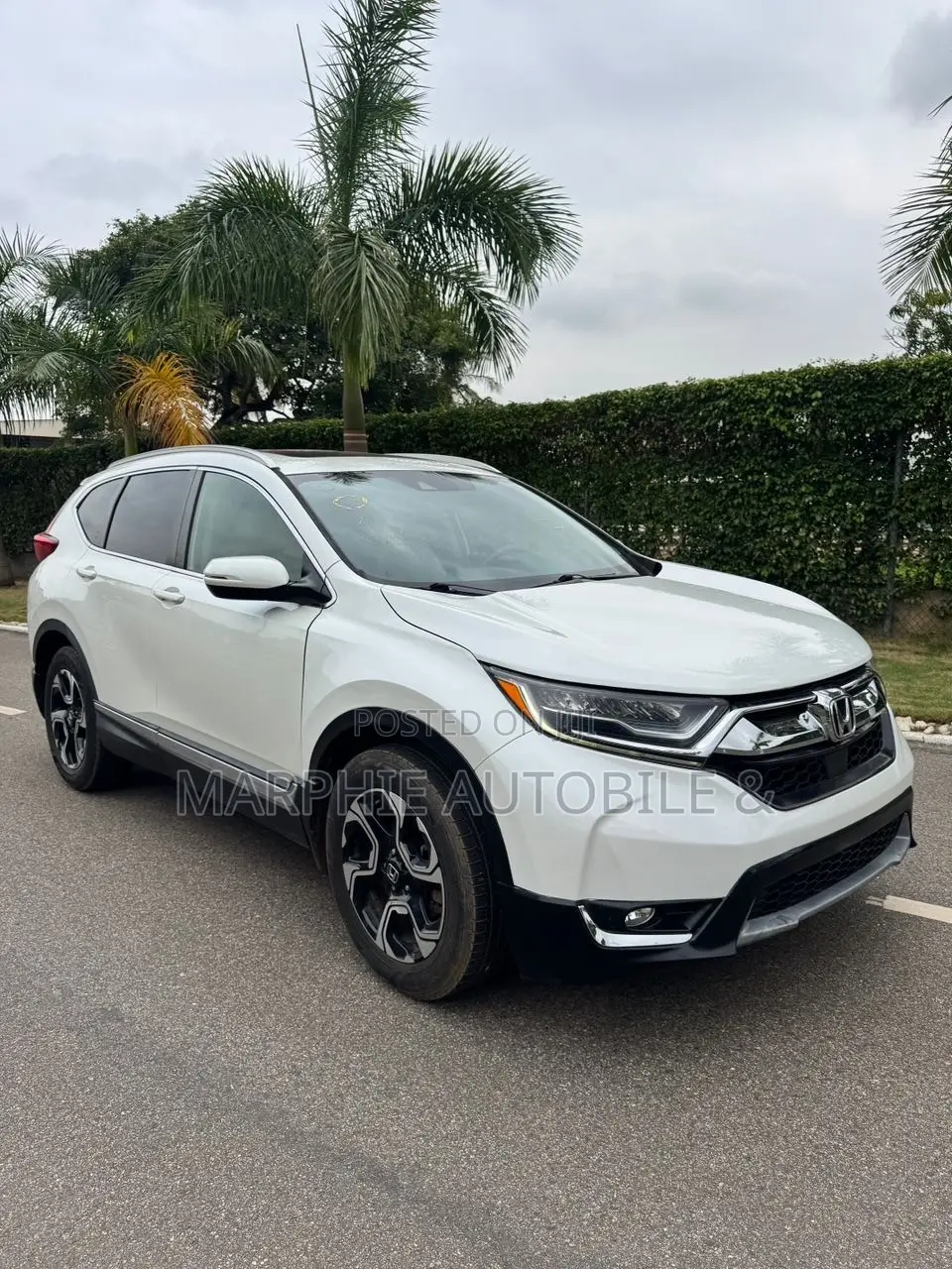 Honda CR-V Touring 4dr SUV AWD (1.5L 4cyl CVT) 2017 White