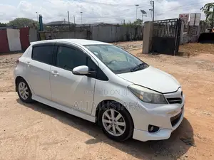 Toyota Vitz 1.5 FWD 5dr 2011 White