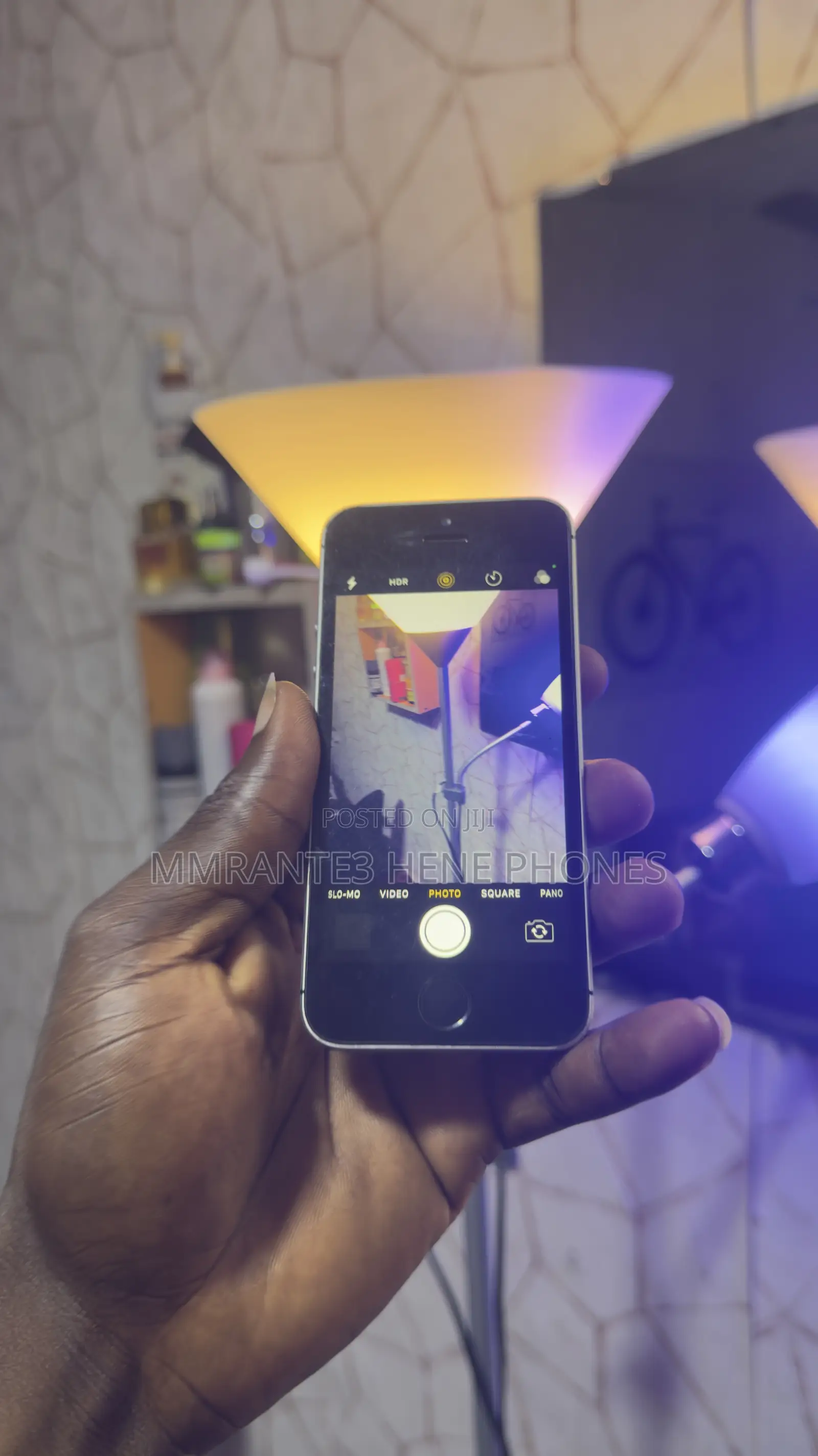 Apple iPhone SE 64 GB Gray