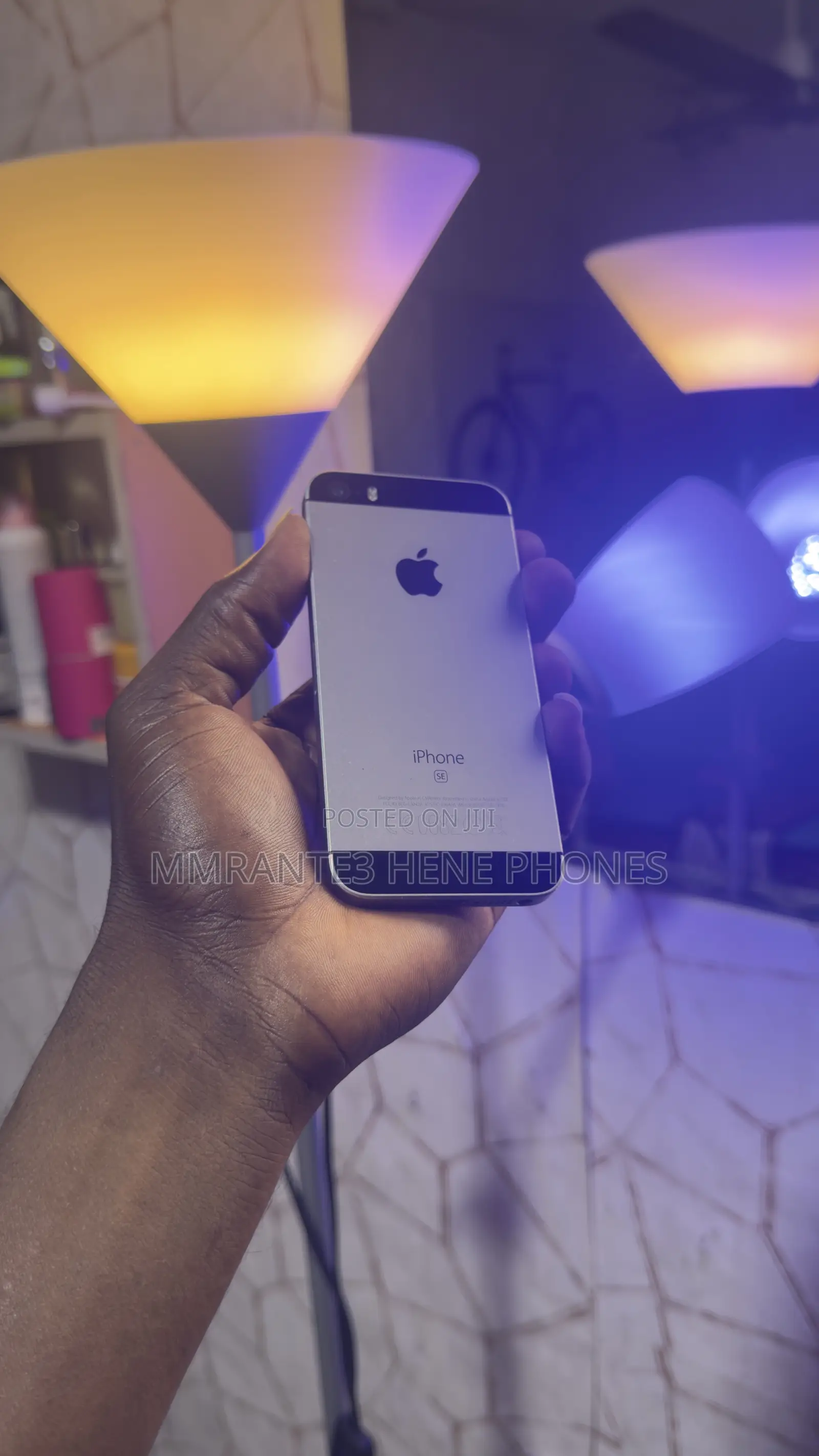 Apple iPhone SE 64 GB Gray