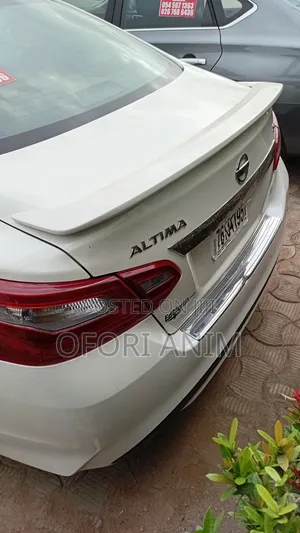 Nissan Altima 2018 White