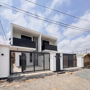 3bdrm Duplex in Lakeside Estate for sale