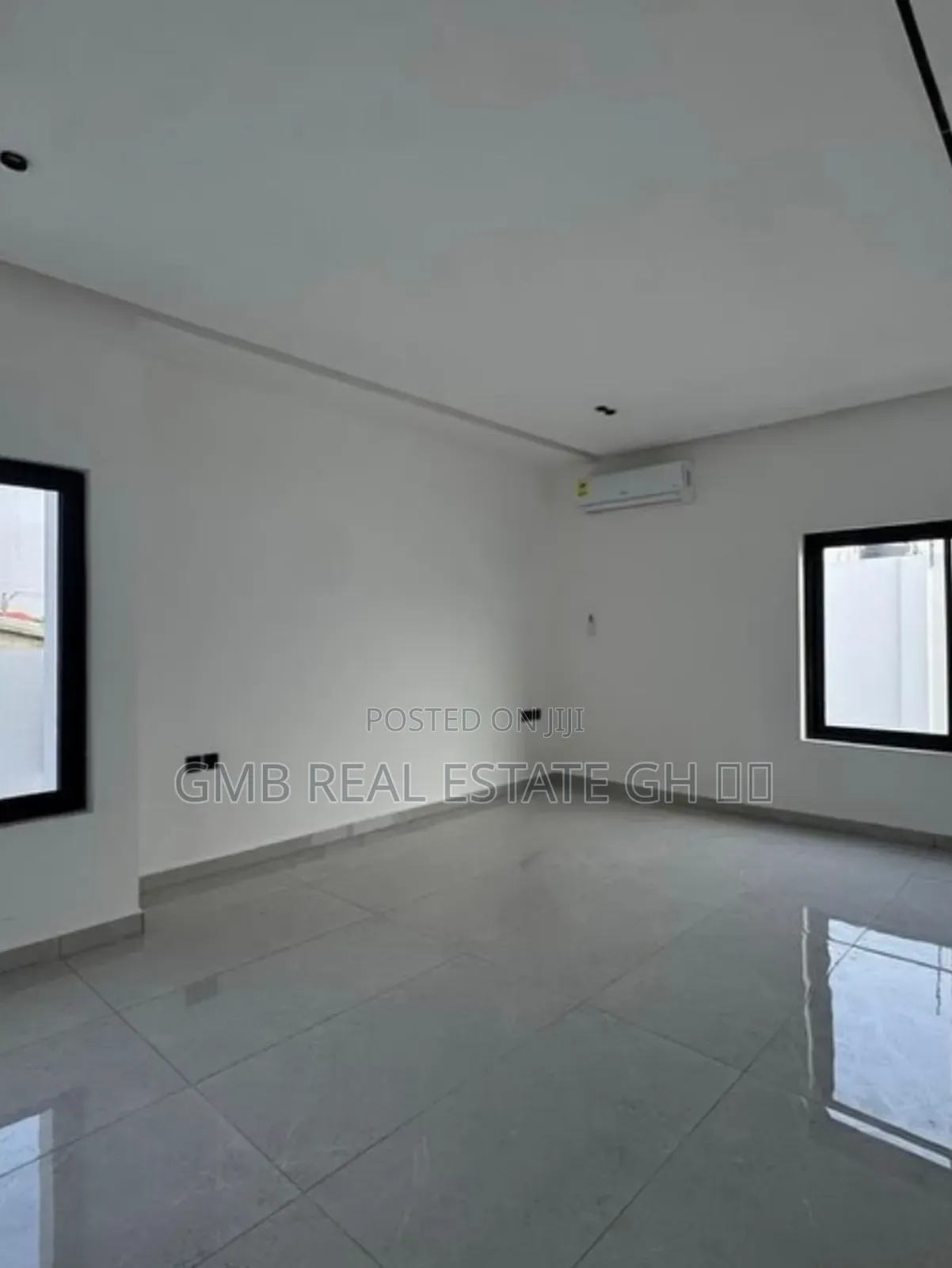 3bdrm Duplex in Lakeside Estate for sale