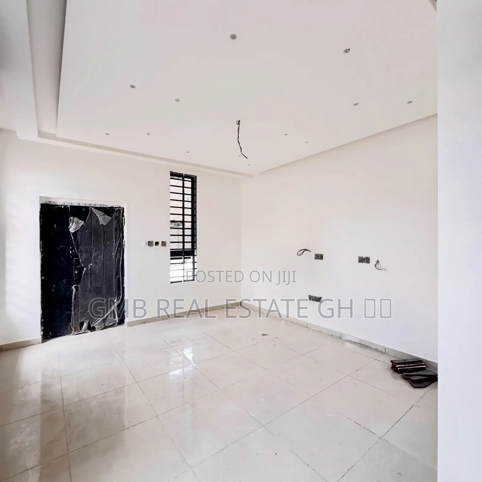 3bdrm Duplex in Lakeside Estate for sale