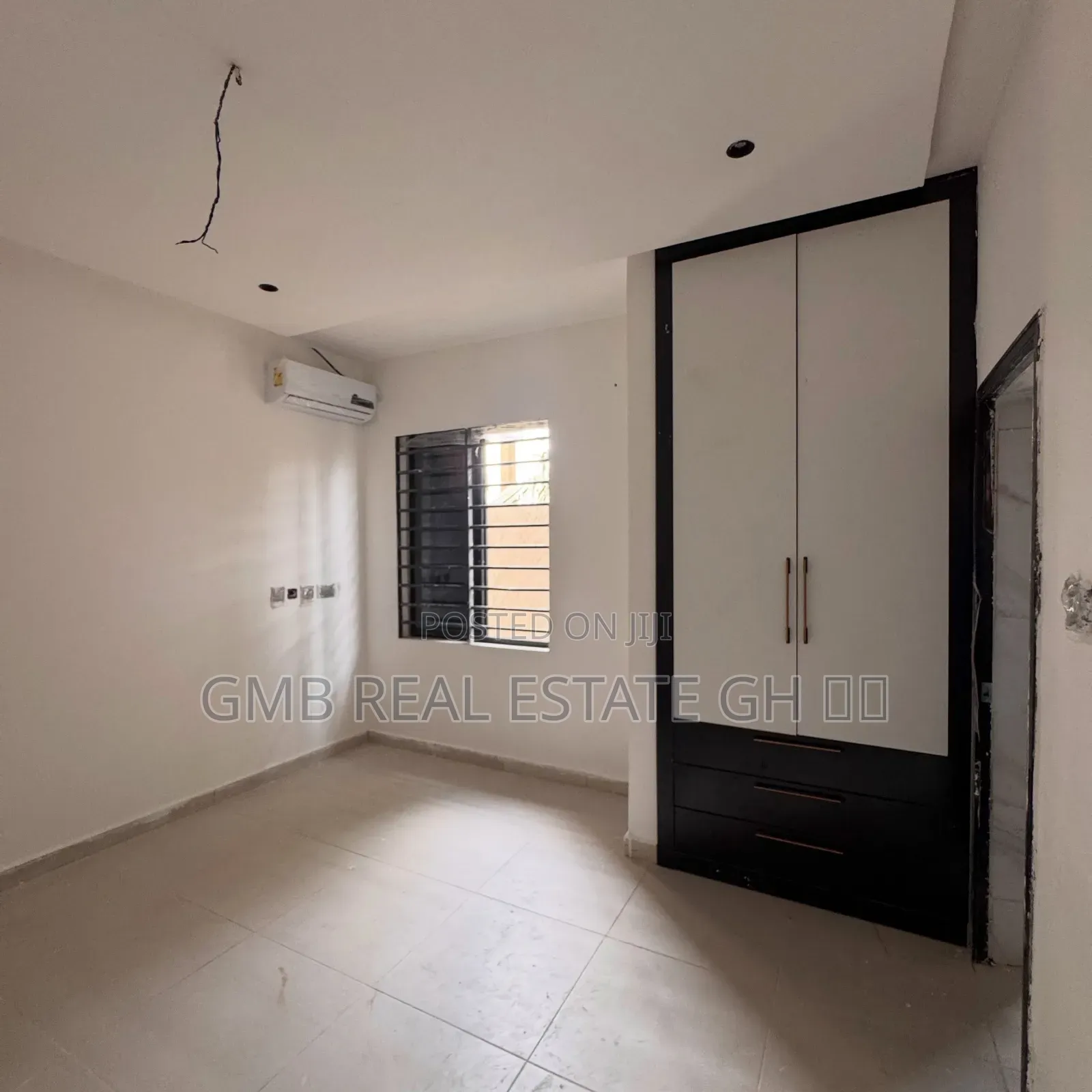 3bdrm Duplex in Lakeside Estate for sale