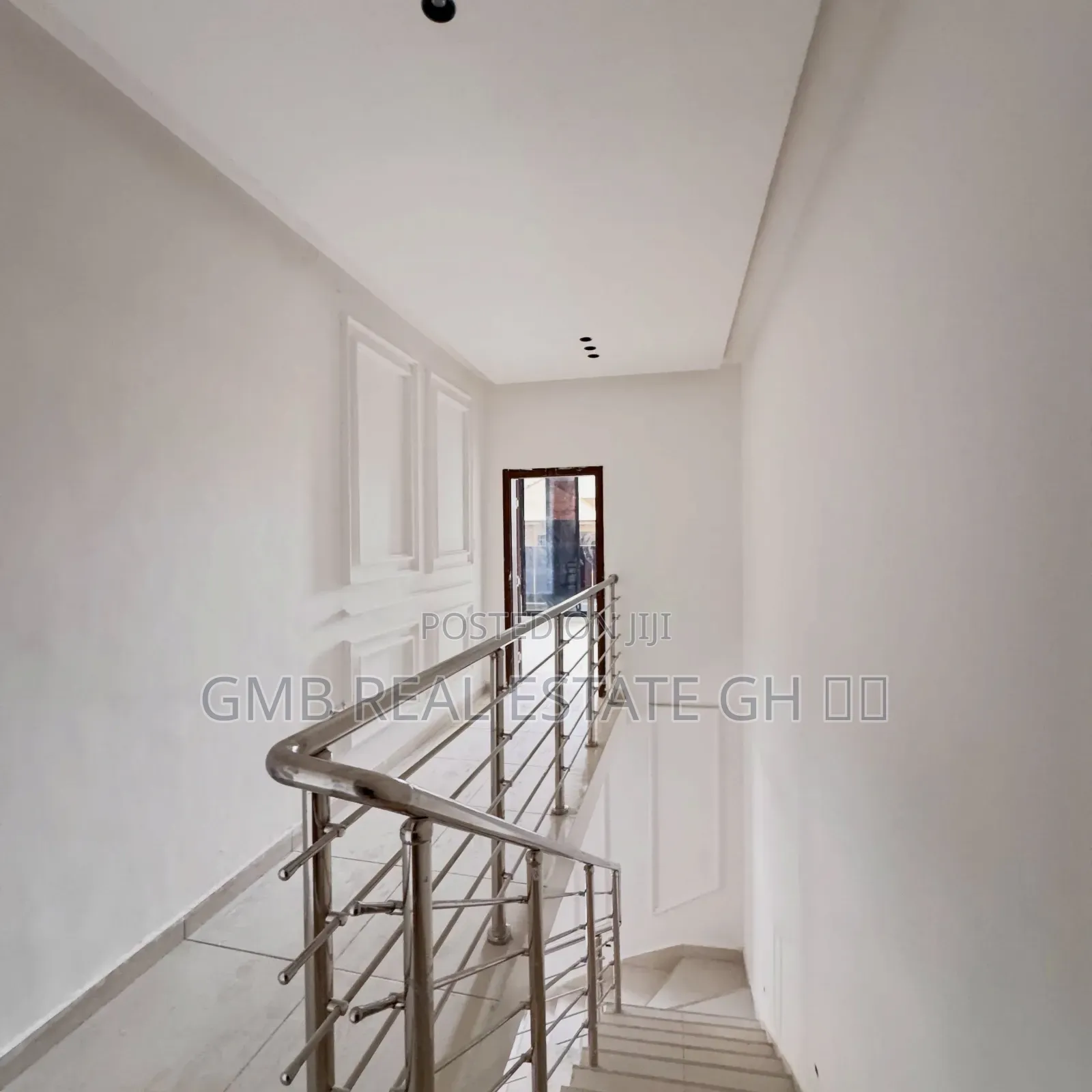 3bdrm Duplex in Lakeside Estate for sale