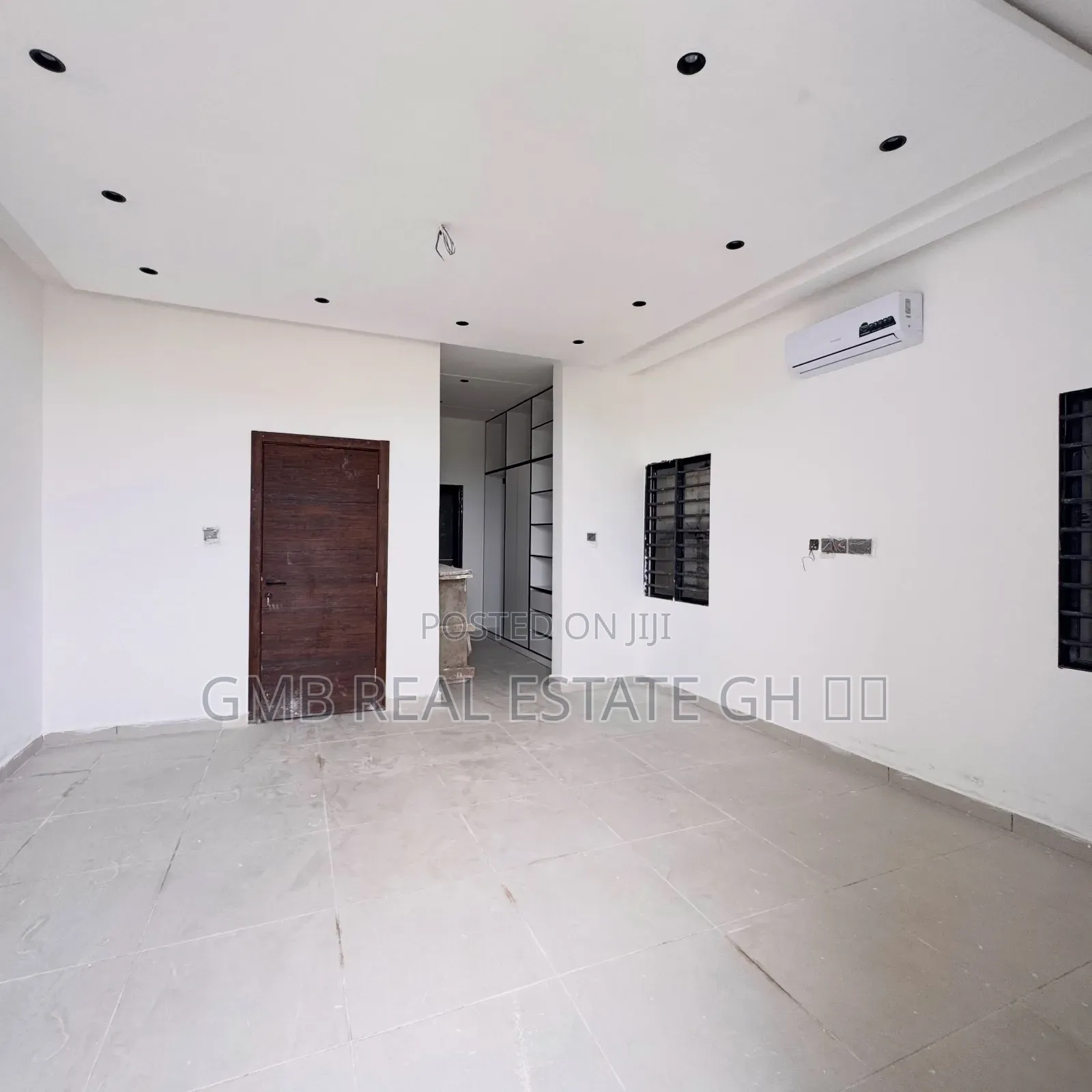 3bdrm Duplex in Lakeside Estate for sale
