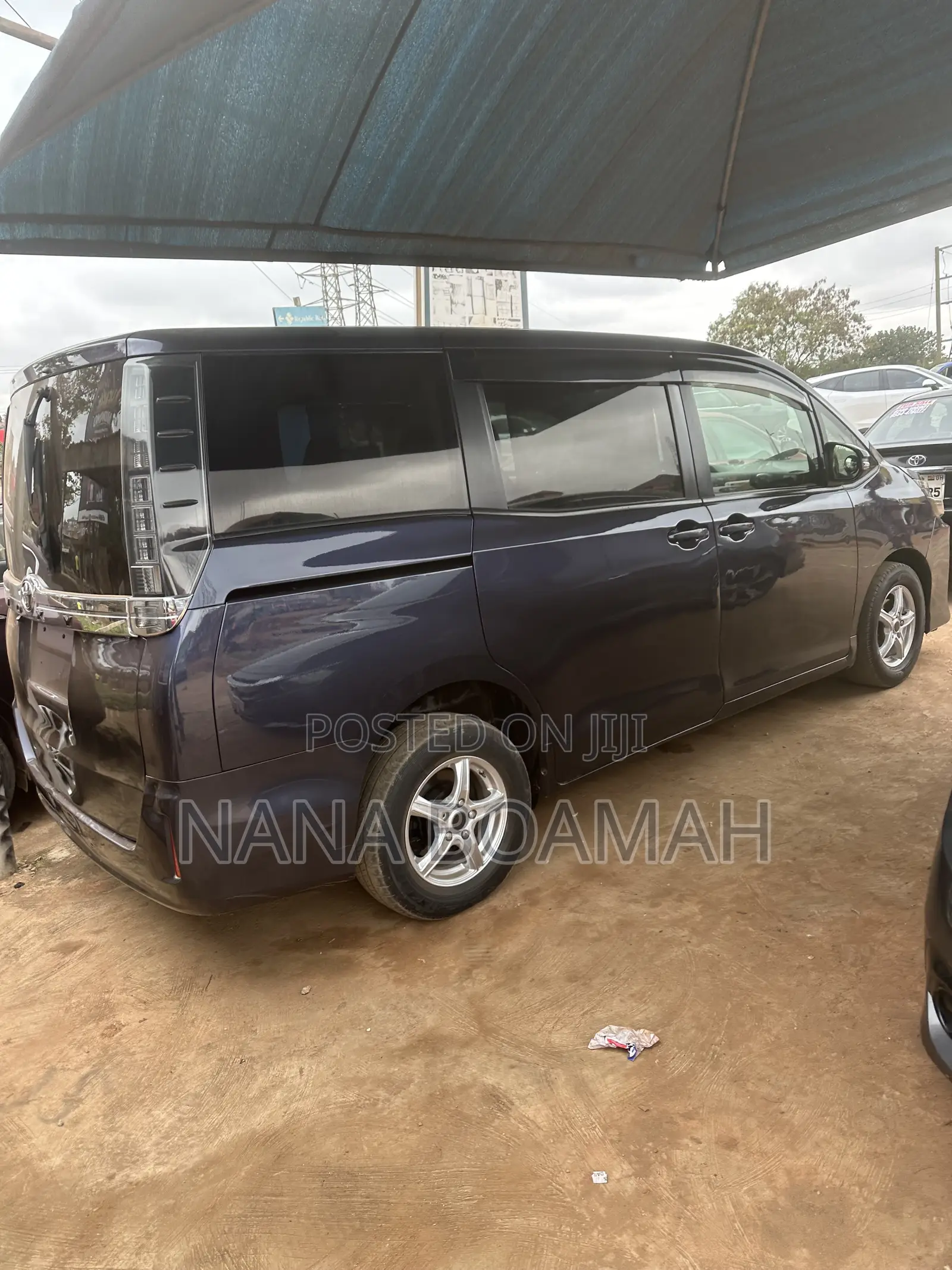 Toyota Voxy 2016 Gray