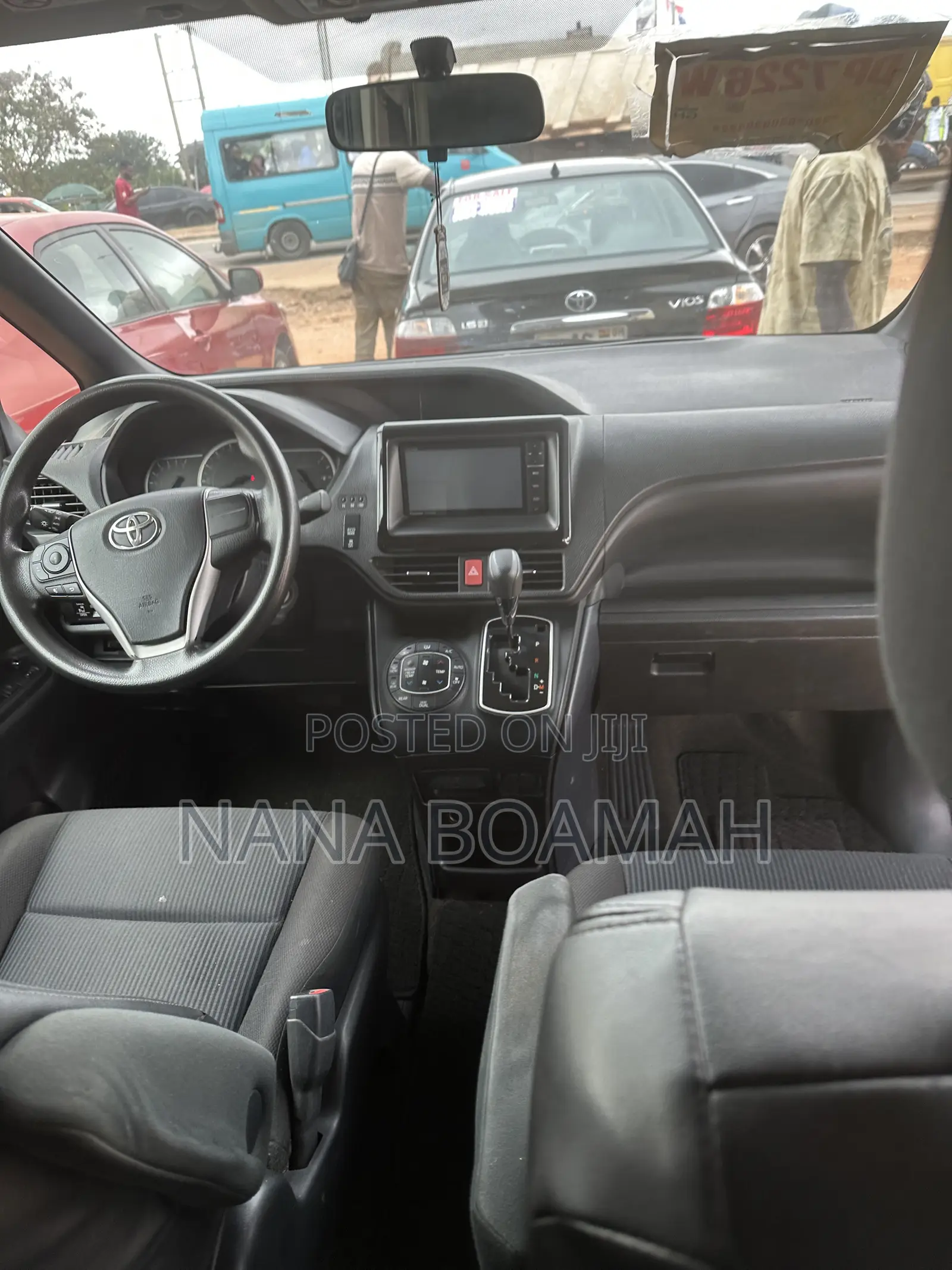 Toyota Voxy 2016 Gray