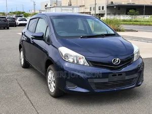 Toyota Vitz 1.3 AWD 5dr 2014 Blue