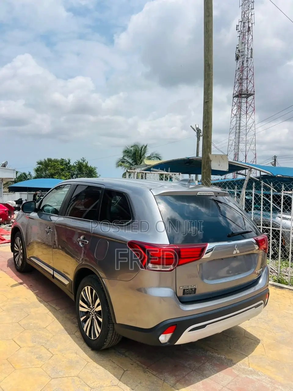 Mitsubishi Outlander SE FWD 2019 Gray