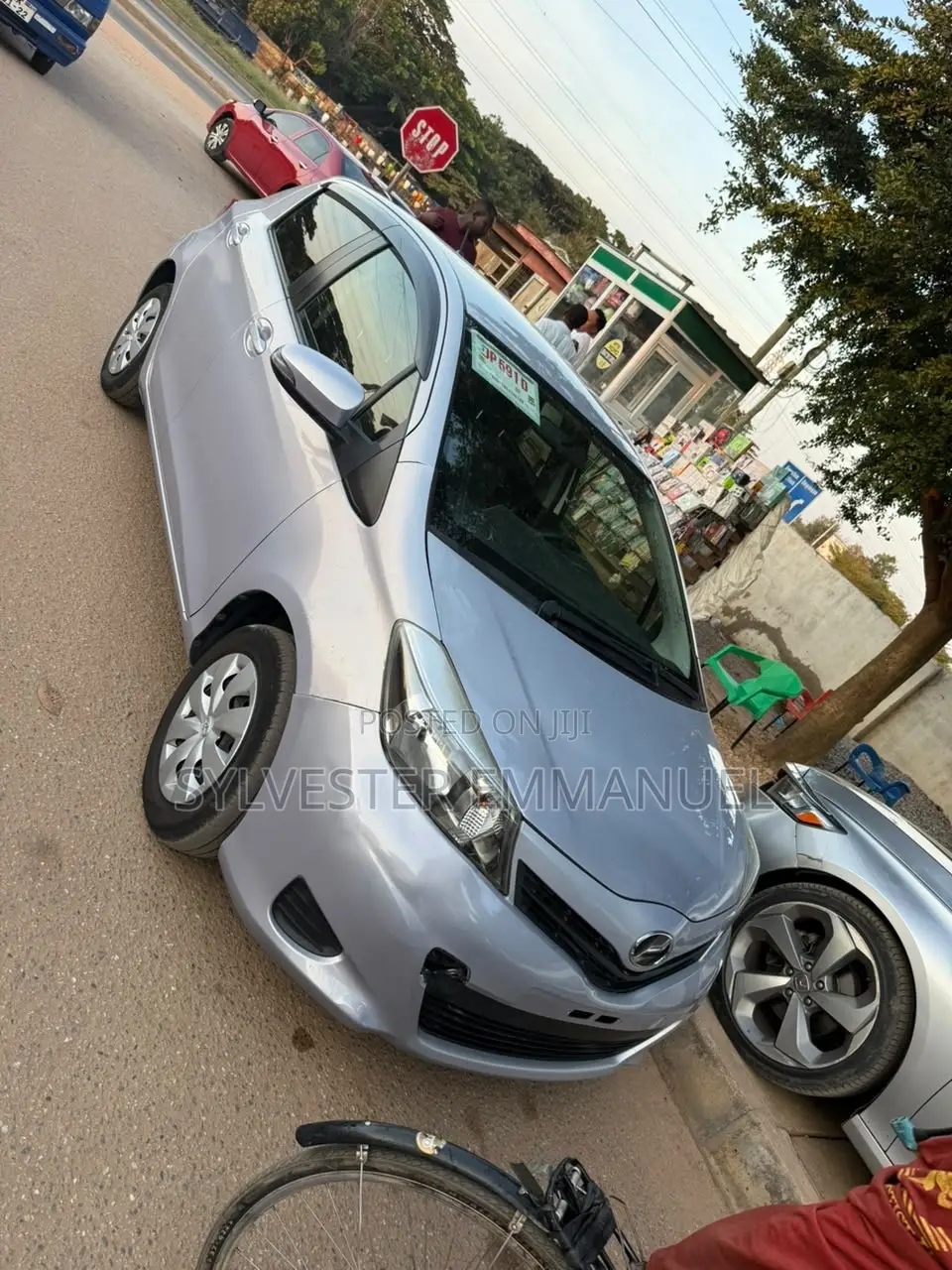 Toyota Vitz 1.3 AWD 5dr 2013 Silver